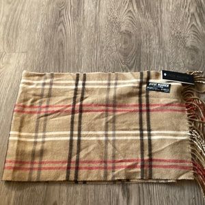 Steve Madden Made In Italy Women’s Tan, Red, Black & White Scarf 🧣.